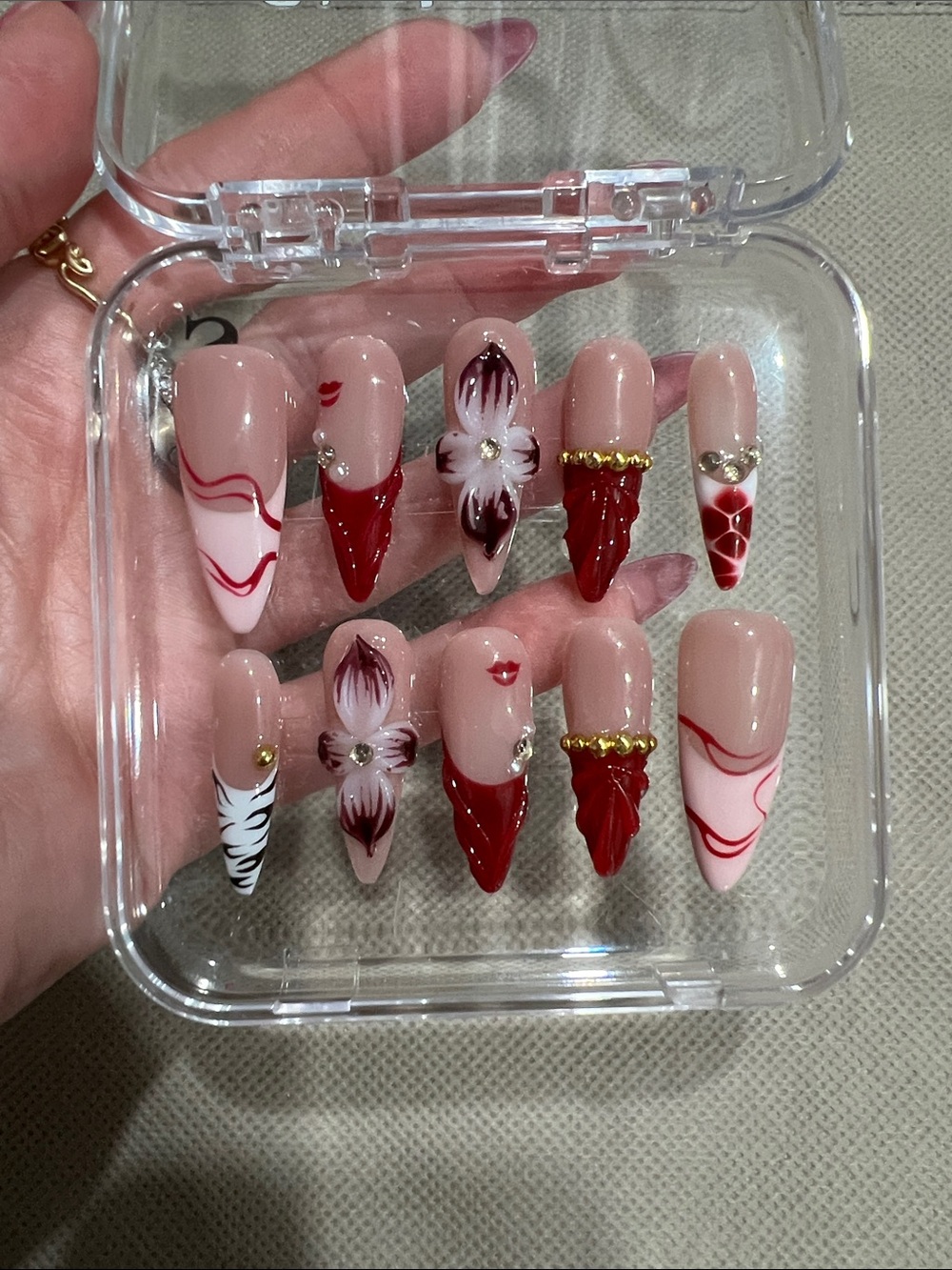 Nail Vesta Press On Nail Set Floral Accents Winery Flame Size Small - Picture 3 of 3